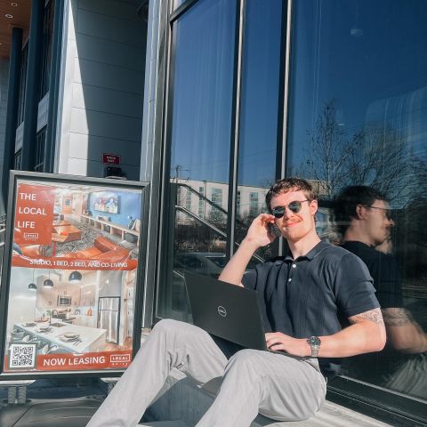 You gotta do what you gotta do when the bosses are watching you inside AND outside the office 🤷🏻‍♂️ #local #boise #livelocal #downtown #idaho