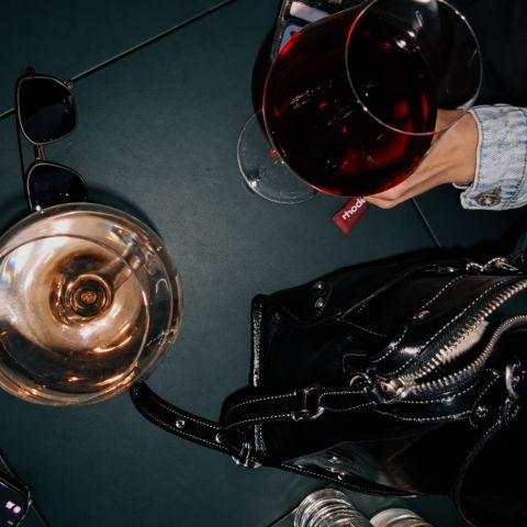 LOCAL Spotlight ✨Les Bois Wines brings a taste of the world to downtown Boise with international wines and weekly themed tastings. 🍷

📍813 W. Bannock Street, Boise

We hope you can check them out! 

#local #supportlocal #boise #downtown