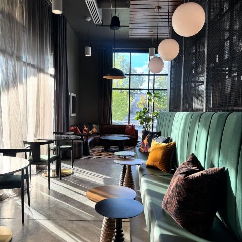 Average? Never heard of her. 

#local #boise #apartments #livelocal #localboise #boiseidaho #downtownliving #apartmenttherapy