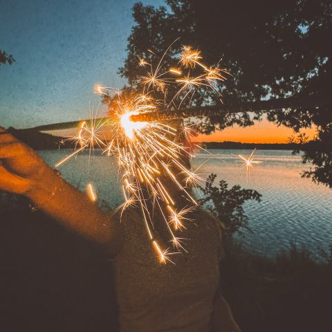 THINGS TO DO THIS WEEKEND 👇🏼

Friday | July 3rd

🏖️DJ On The Pond 
7:00p-9p / Quinn’s Pond 

🎵 Kleiner Park Live 
7:00p-9:00p / 1900 N Records Ave

Saturday | July 4th

🧘🏼‍♀️Pilates and Coffee On The Patio
9:00a / Form & Function

❤️ Idaho 4th Of July Parade 
10:00a-11:30a/ Capital Blvd

🍸Red, White, and Rooftop 
7:00p / The Highlander 

🎇 America 250 Fourth of July Fireworks Celebration 
6:00p-11:00p \ Ann Morrison Park

Sunday | July 5th

💙 America 250 for $2.50 Weekend at Zoo Boise 
9:00a-5:00p \ Ann Morrison Park

Full schedule of events + more info can be found at downtownboise.org

#downtownboise #livelocal #localboise