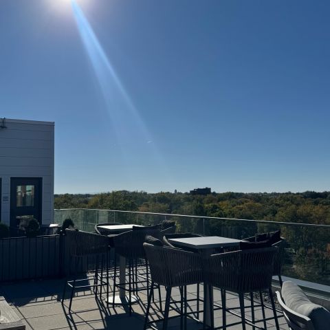 Want the REAL house tour? Schedule an in person tour with us on our website or give us a call! 🏠📲

#livelocal #local #boise #downtown #boiseidaho #apartmenttherapy #housetour