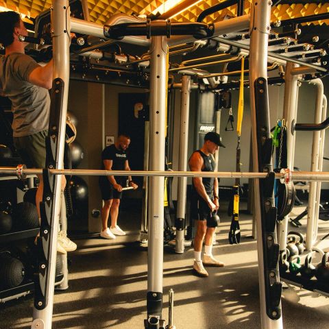 Even though the temperature is dropping, it doesn’t mean your motivation should too! 🍂🏋️ Our fitness center is open 24/7, 7 days a week for all types of workouts! 🗓️⏰ 

#local #boise #apartments #livelocal #downtown #idaho